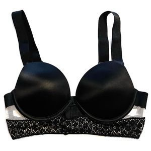 NWOT Victoria’s Secret Very Sexy Push Up Bra